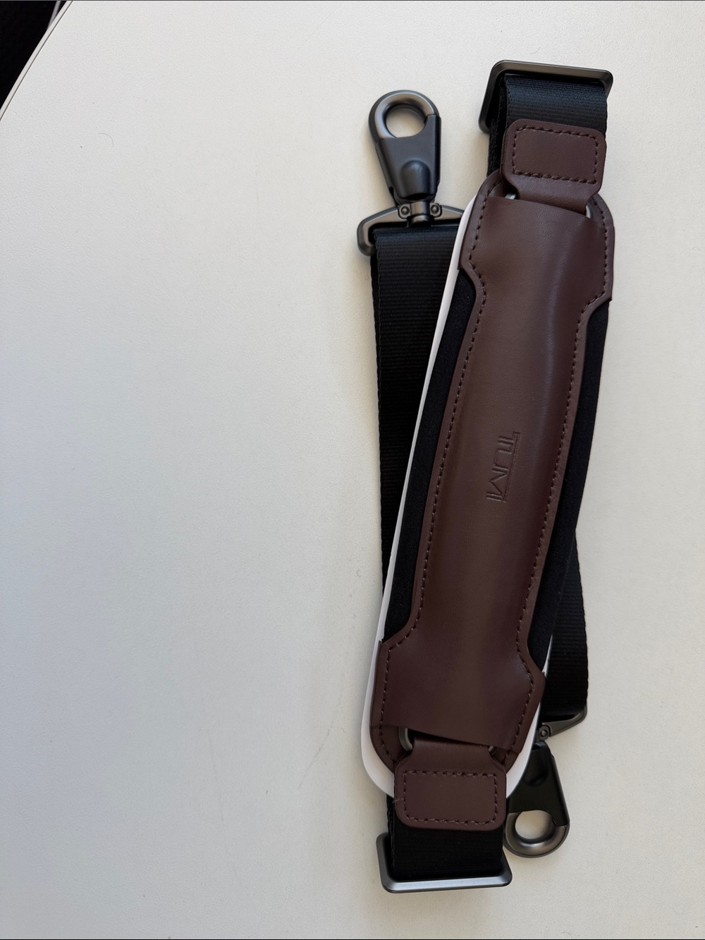Tumi Brown and Black Padded Shoulder Strap for Laptop Bags - Picture 2 of 4